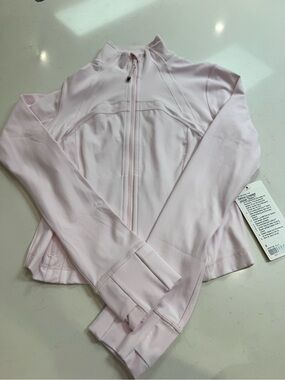 NWT Lululemon Blissful Pink Define Size 8